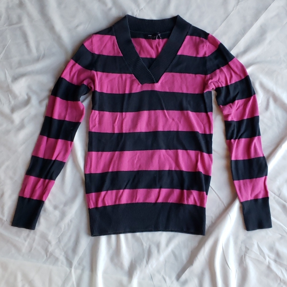 Gap V-Neck Sweater (XS)